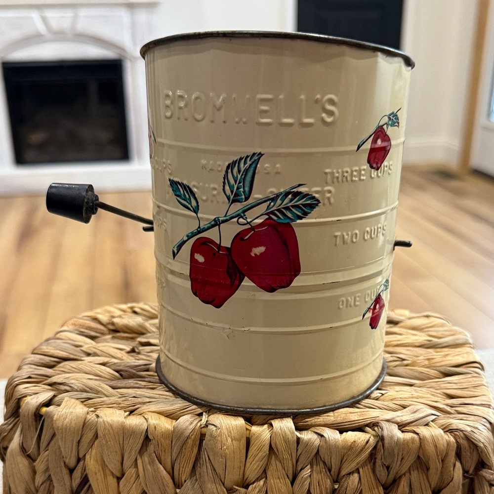 Vintage Bromwell's Flour Sifter with Apple Design